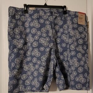 Levi's vacation/leisure 8" chino shorts men size 42